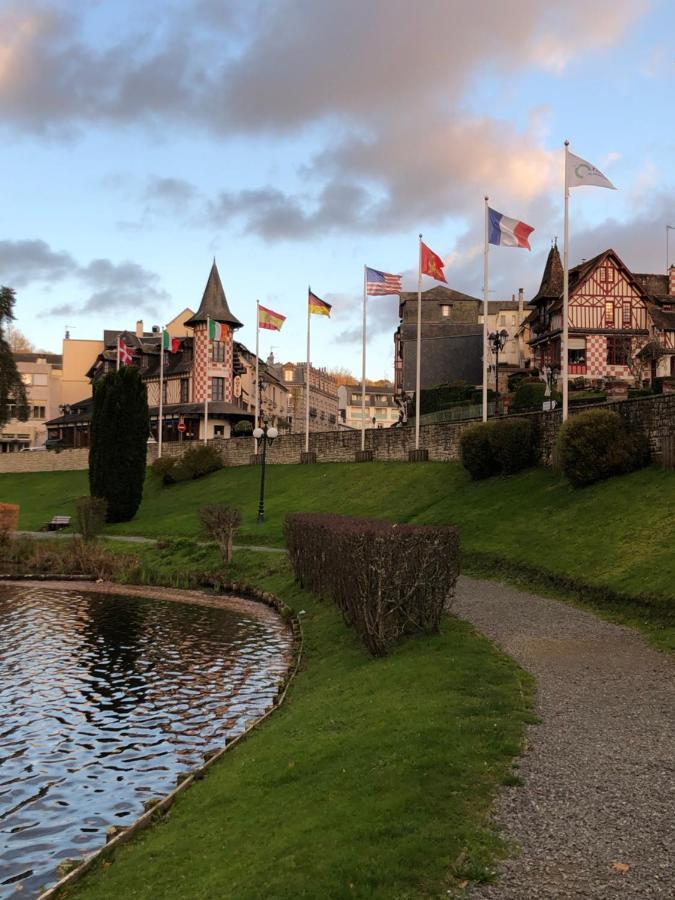 Bed and Breakfast Manoir De La Prise Tarot Bagnoles de l'Orne Normandie Esterno foto